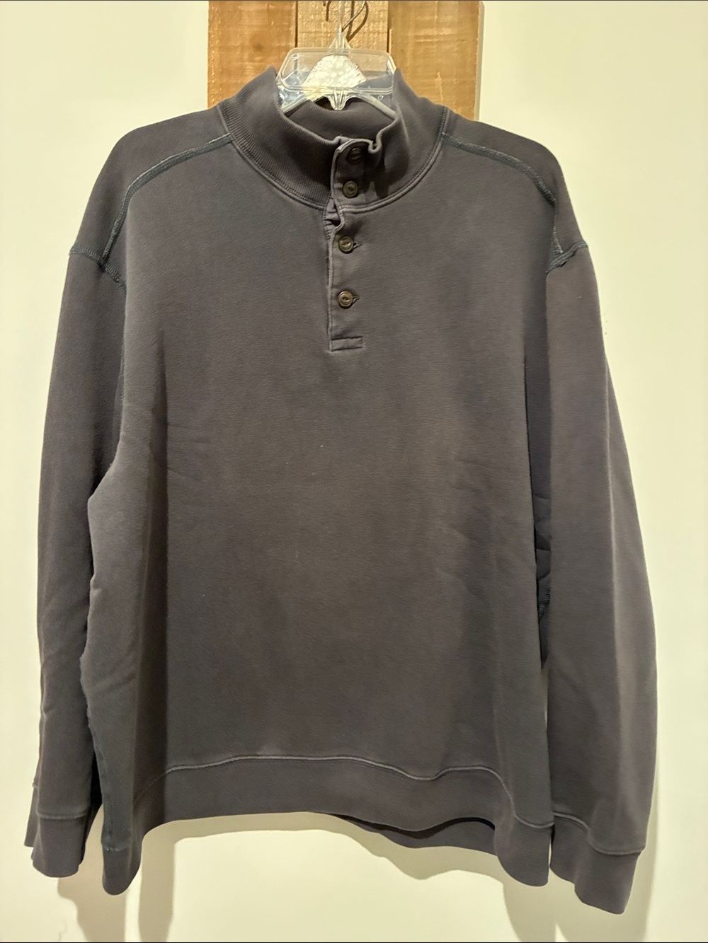 Roundtree & Yorke Slate Gray Henley Pullover